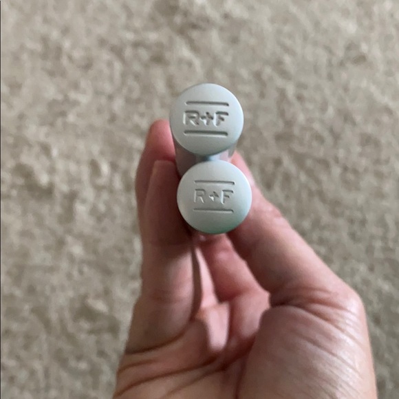 BUYER BEWARE - SELLING FAKE PRODUCTS! - Picture 3 of 4